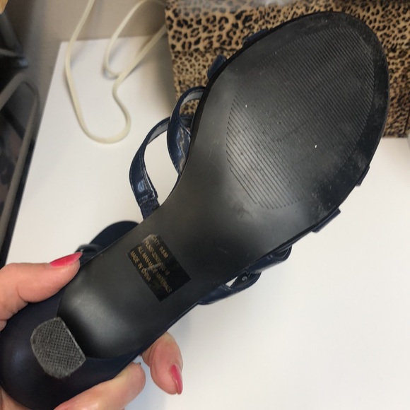 Studio Works Strappy Navy Sandals 9.5 Like New! - Picture 7 of 8
